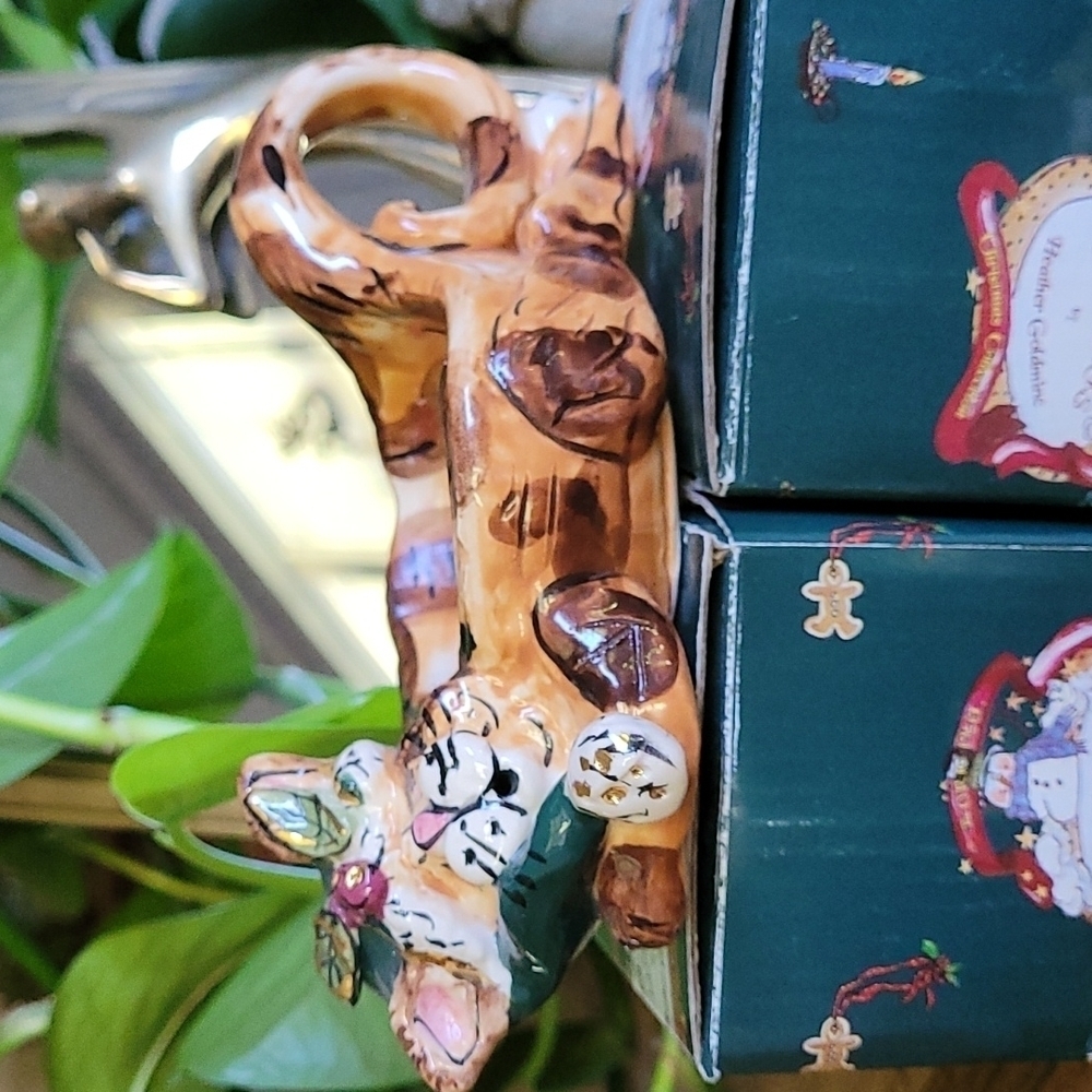 Heather Goldminc Holiday cat tea lite holder